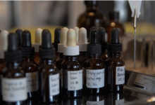 Top Notes, Middle Notes, Base Notes: How a Natural Fragrance Evolves
